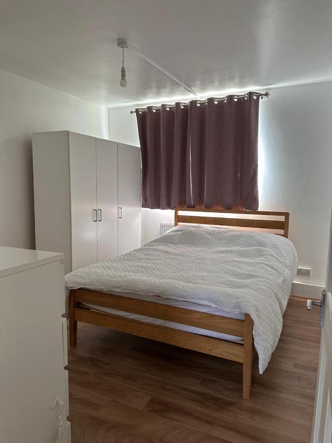 Spacious 2 Bed Flat 바킹 외부 사진